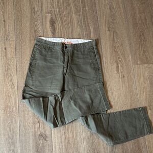 Dockers Men's Olive Chinos